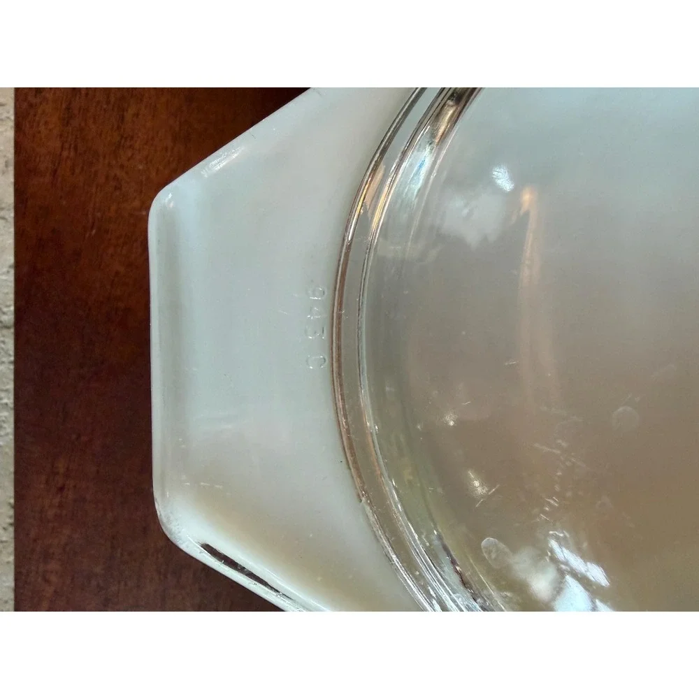 Vintage Pyrex Golden Garland 043 1.5 Qt Oval Casserole with Glass Lid